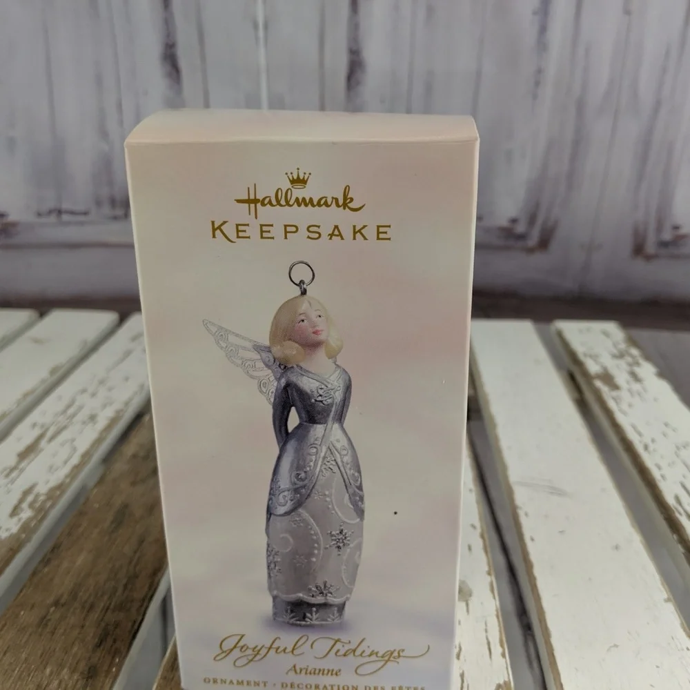 Hallmark keepsake ornament xmas‎ tree joyful tiding